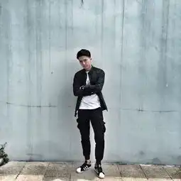 男性拍照时有哪些不错的姿势可以选择