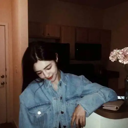 复古原宿风女生头像