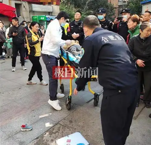 人性的泯灭合肥女子将1岁男童从楼顶扔下致死,监控拍下二人进小区瞬间