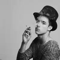 头像男生黑夜孤单黑夜一个人头像