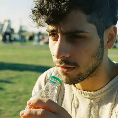 聚会很high,他超man的竟然是错的