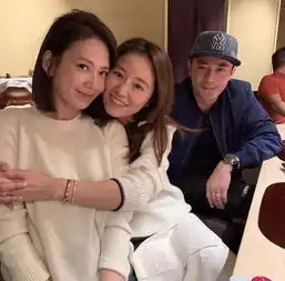 林心如霍建华私下同框照曝光,满满的幸福婚戒很抢镜