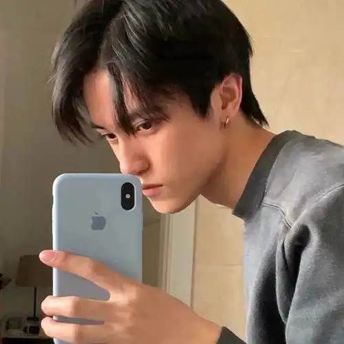 2023最新帅气自拍男生头像