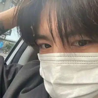 ins酷帅男生头像不知不觉已经变成了故事中的大人们