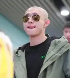 当男星成光头,忍住了张一山,躲开了陈晓,却被鹿晗给吓倒