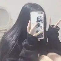 拿手机的女生头像动漫动漫不露脸拿手机女生头像