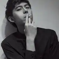 中分发型男微信头像微信头像图片大全