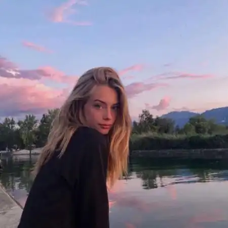 欧美头像女生霸气,女人嘴要甜心要恨