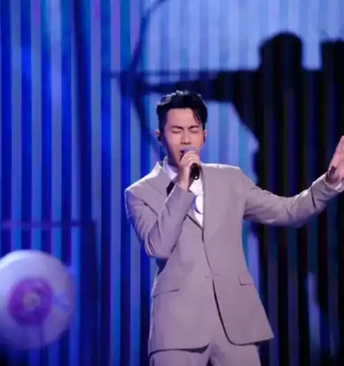 刘恺威登央视表演状态在线,懒理事业不如杨幂,前妻霸气辟谣绯闻