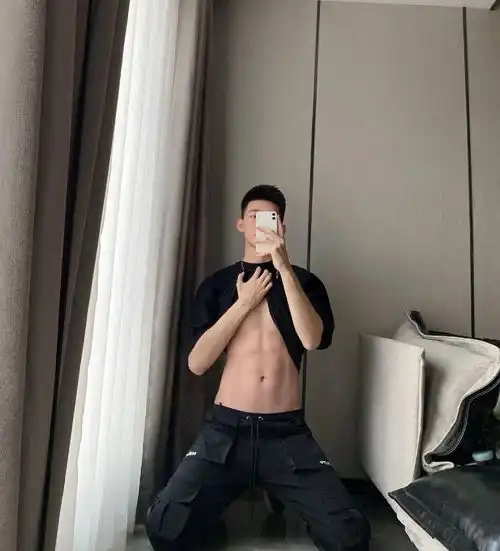 短发简约,清爽干净的男生,果然更多人喜欢