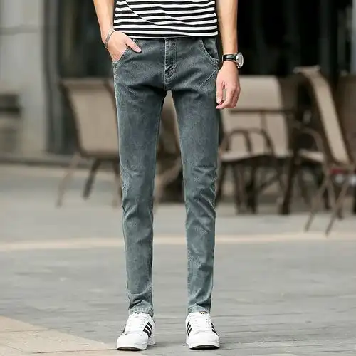 三四十岁的男人穿衣不能太老气,这几款休闲裤帅气又有型