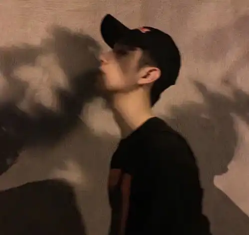 求一些男生头像,真人帅气型吼吼吼