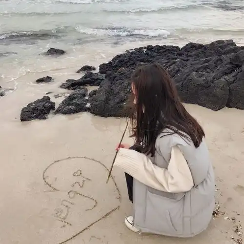 素颜小美女,天真烂漫,不谙世事