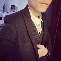 西装男头像欧美黑白