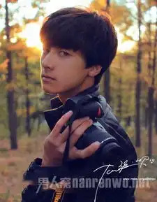适合中学生男生的发型推荐