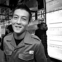 这两个女生一个化妆一个没化妆对比哪个好看