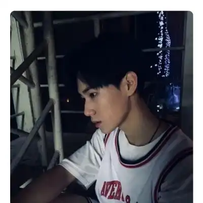 男生头像冷酷帅气侧脸2021最新版有人可爱有梦可待迷途慢慢终有一归