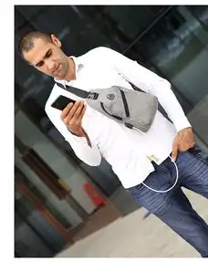 简约男士胸包欧美潮单肩包斜挎包运动青年小包