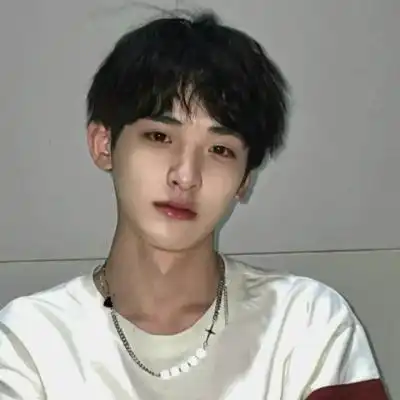 2023帅气稳重男生头像