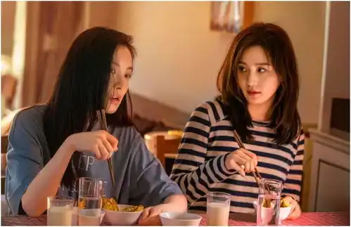 把男人当工具的捞女朱锁锁,为什么人见人爱人间清醒