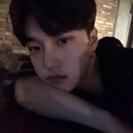 男生头像颓废伤感头像,无助时来上一支香烟吧