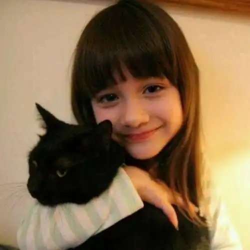 急求欧美小正太头像,抱着一只猫的正太