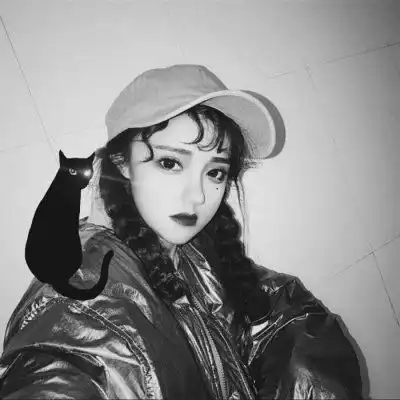 黑白女生头像伤感高清,连伤心的样子都这样的美丽