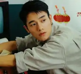 心理学男友打着游戏,还能回你这3条消息,恭喜丫头住进他心里