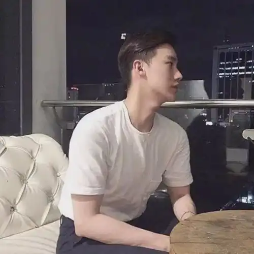 不露正脸的男生拍照姿势,2020年做个温暖的人