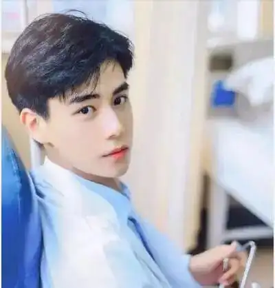 好看的男生也都在这里