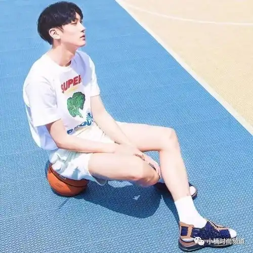 胸下全是腿挑战男士短裤极限,夏日三分裤搭配推荐