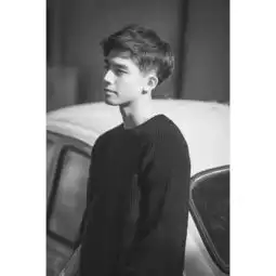 我要16岁高颜值男生照片给我十几张要同一个人