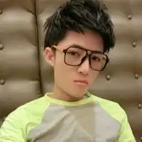 20岁男生帅气的头像照片