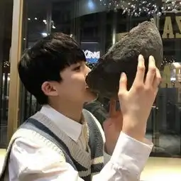 好看的qq头像男生小清新爱一个人太久太累却不想放弃