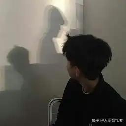 有哪些男士的背影图片可以当头像的黑色的,冷酷的那种