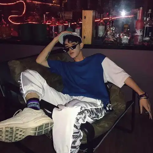 独自忧郁的微信头像男生霸气冷酷凉透了心可爱点