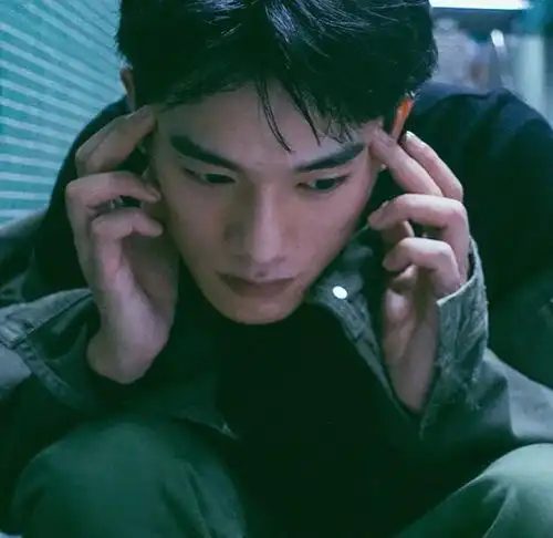 真人男生头像不要轻易说爱,许下的承诺就是欠下的债