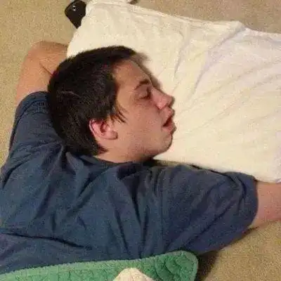 精选系列头像2020年学到了很多道理,但其中最有用的只有两条放过自己和拜托平安