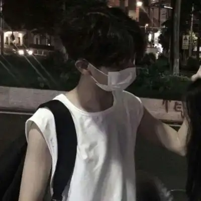 情头像情侣双人两张甜高清不用踮脚我会弯腰