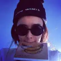 调皮性格的女生头像我说我喜欢你你却以为我在开玩笑2