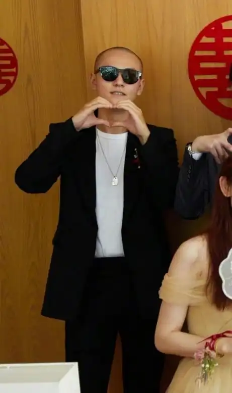 王彦霖伴郎团阵容太强颜值身材都堪比男团,完全可以原地出道了