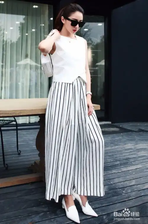 黑白条纹阔腿裤搭配