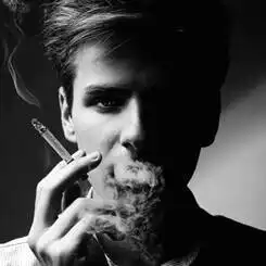 有谁有那种黑色的,男生用的qq头像啊是很黑的那种,然后要酷一点霸气一点的感觉,谢谢啦