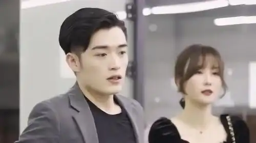 男人之间的心有灵犀,一个眼神就知道老板想表达的意思,真是太有默契了