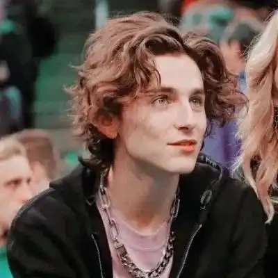 分享一组酷酷的男生头像