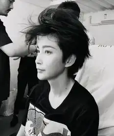 姜还是老的辣46岁李冰冰帅成新男友,短发杠上baby赢的太轻松