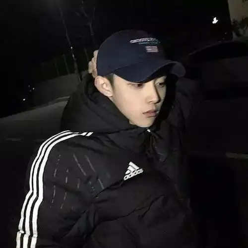 男生头像愿你如月光,明亮不清冷