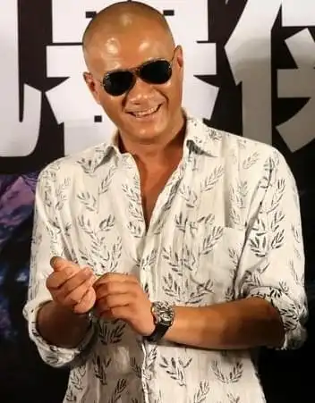 十位剃光头后霸气外露的男星,最后两个大反派厉害