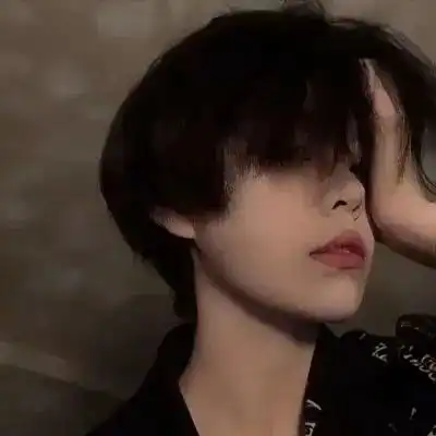 2023最新忧郁惆怅男生头像