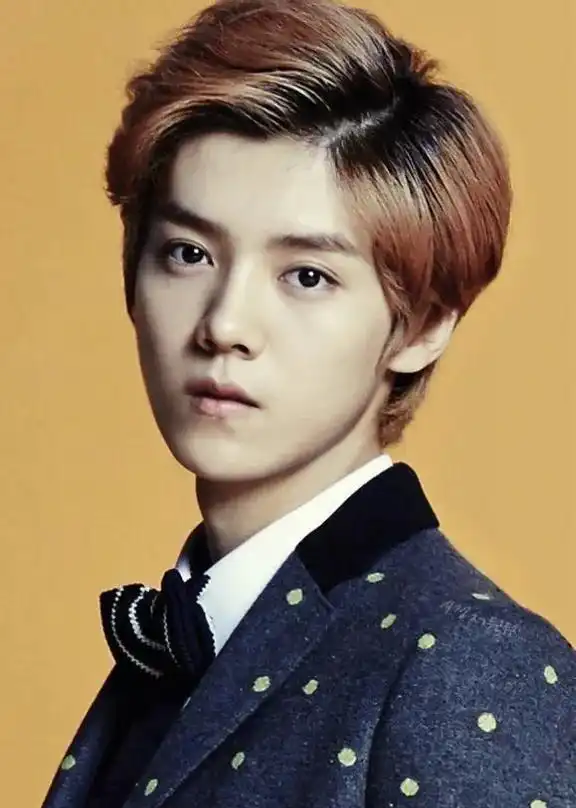 关晓彤警服照曝光,英气逼人,不输男友鹿晗,你认为呢